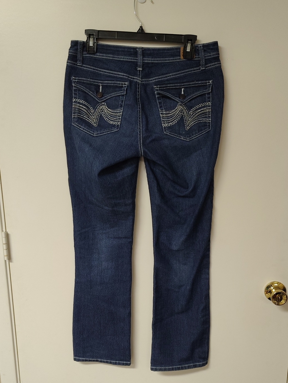 lei Dark Blue Women's Straight Leg Jeans with Embroidered Back Pockets